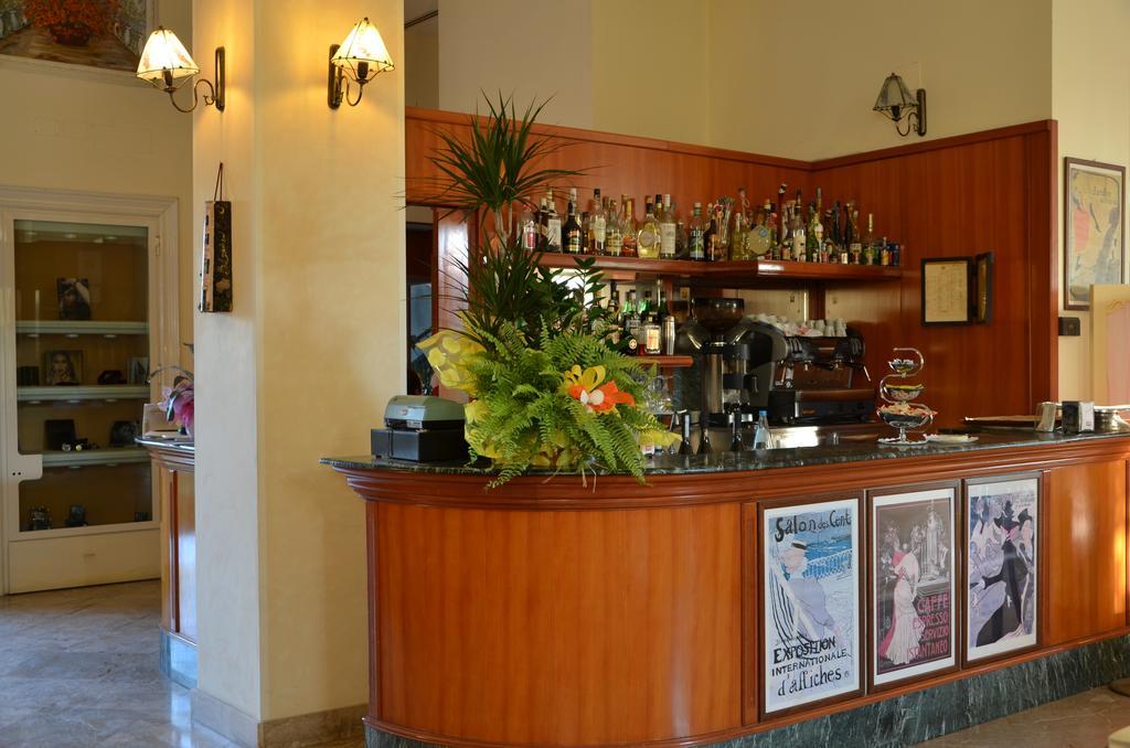 Hotel Italia Марина-ді-Масса Екстер'єр фото